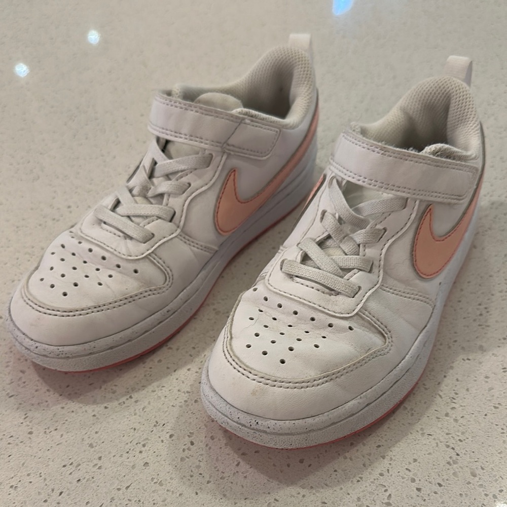 Nike White and Pink Sneakers Classic Design